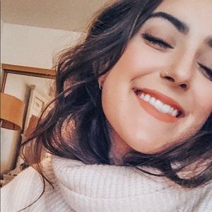 Meet your Posher, Nicole